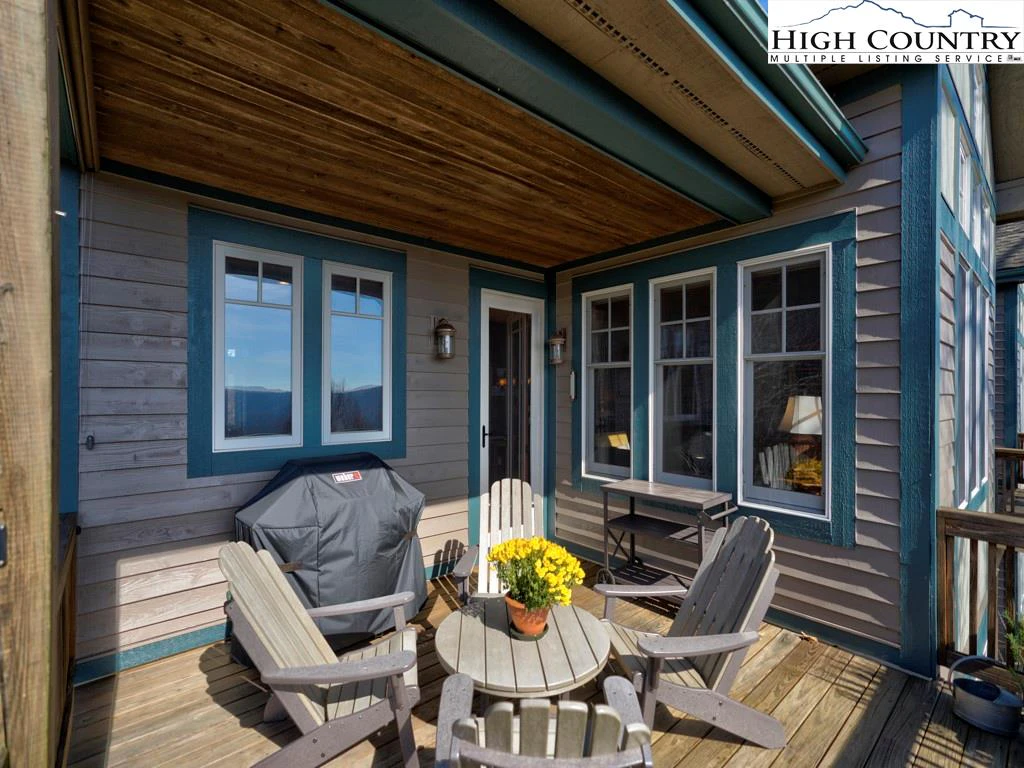 Image number 18 for the current listing