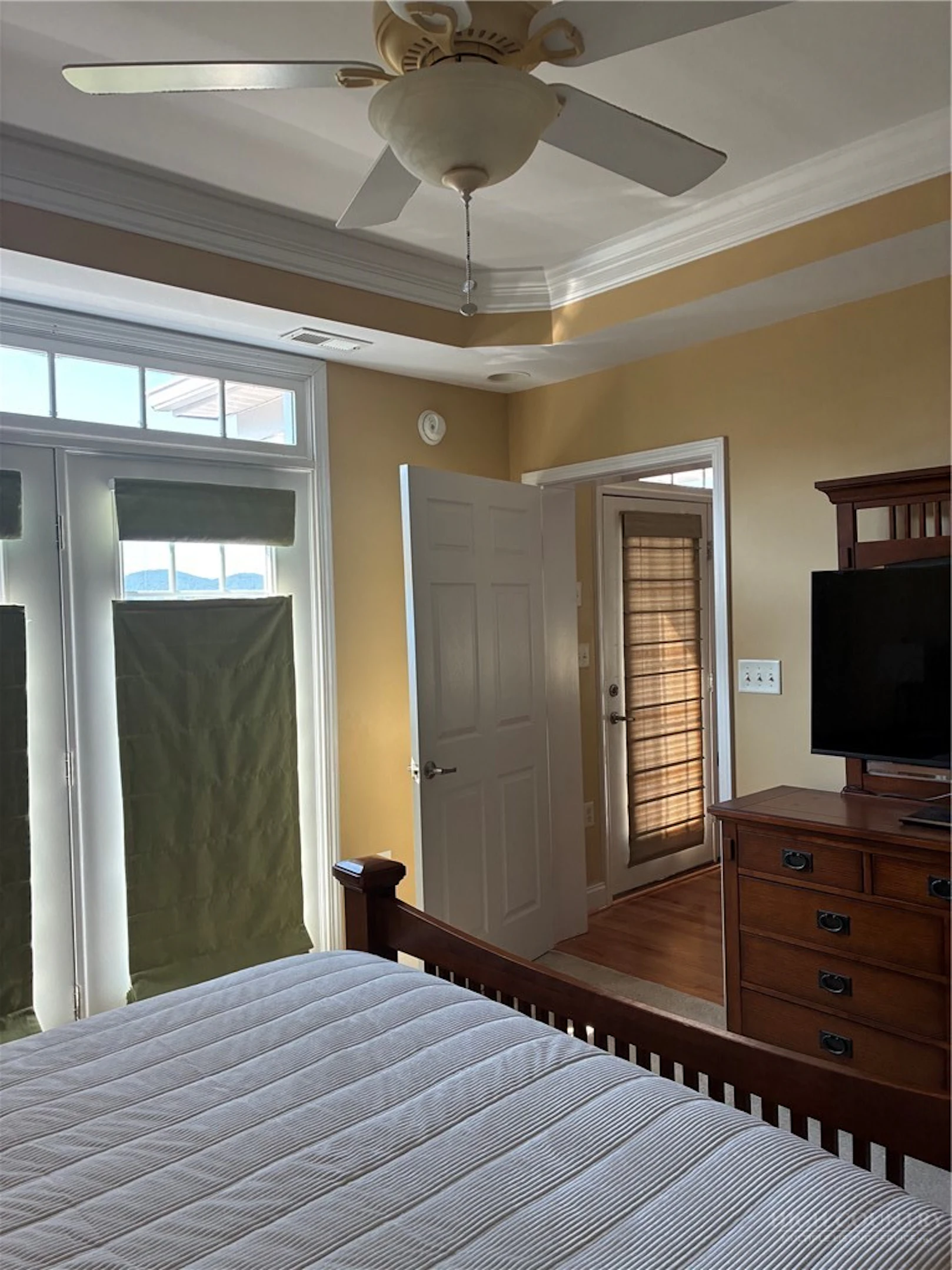 Image number 8 for the current listing