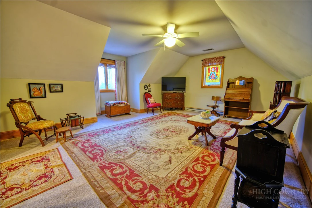 Image number 3 for the current listing