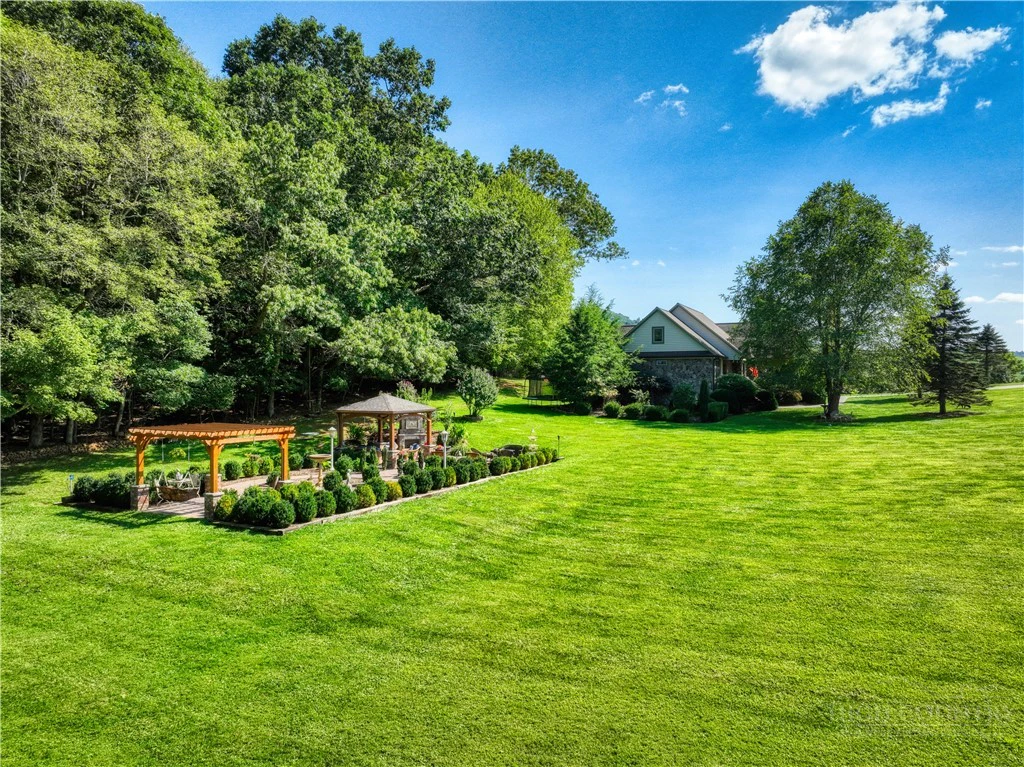 Image number 13 for the current listing