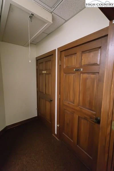 Image number 12 for the current listing