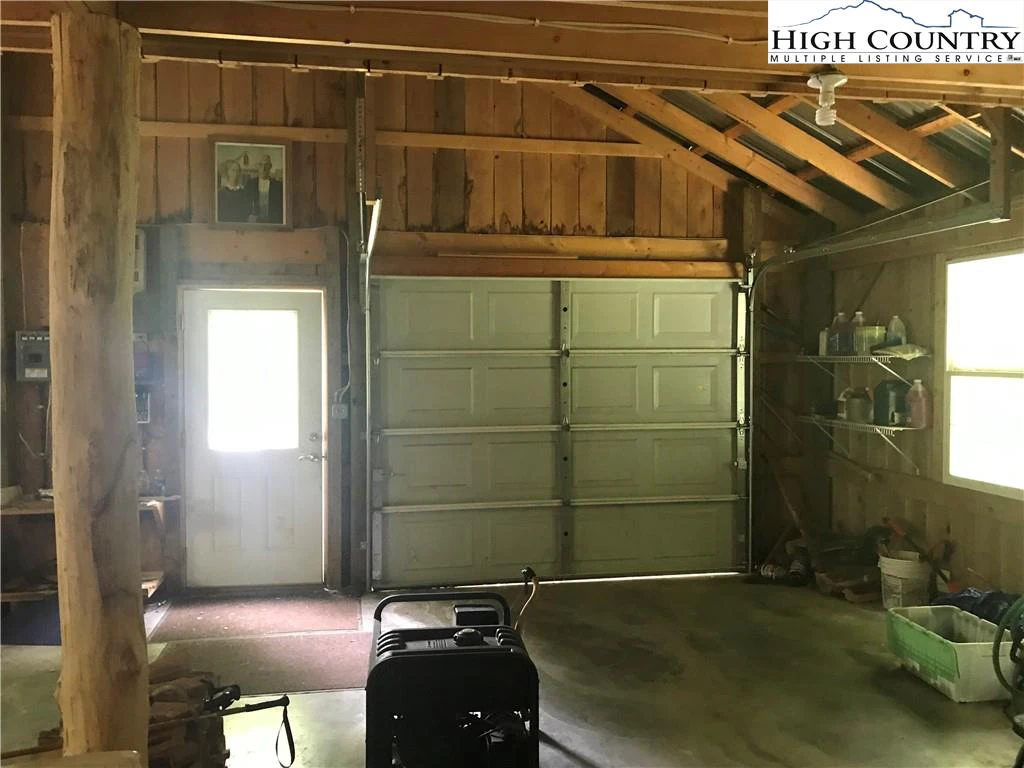 Image number 13 for the current listing