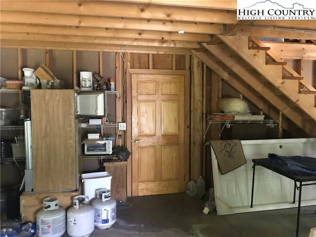 Image number 3 for the current listing