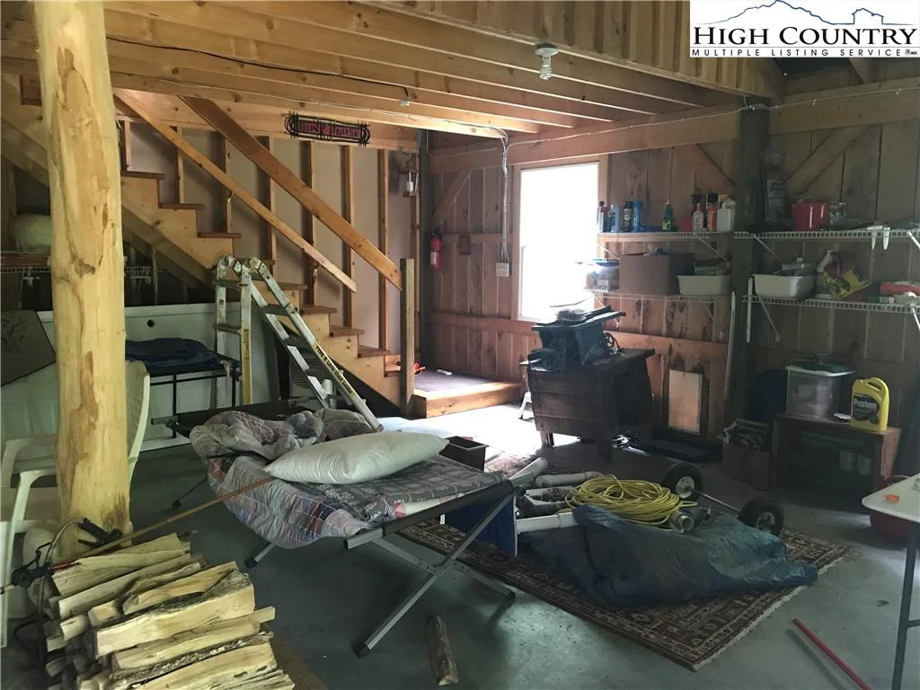 Image number 4 for the current listing