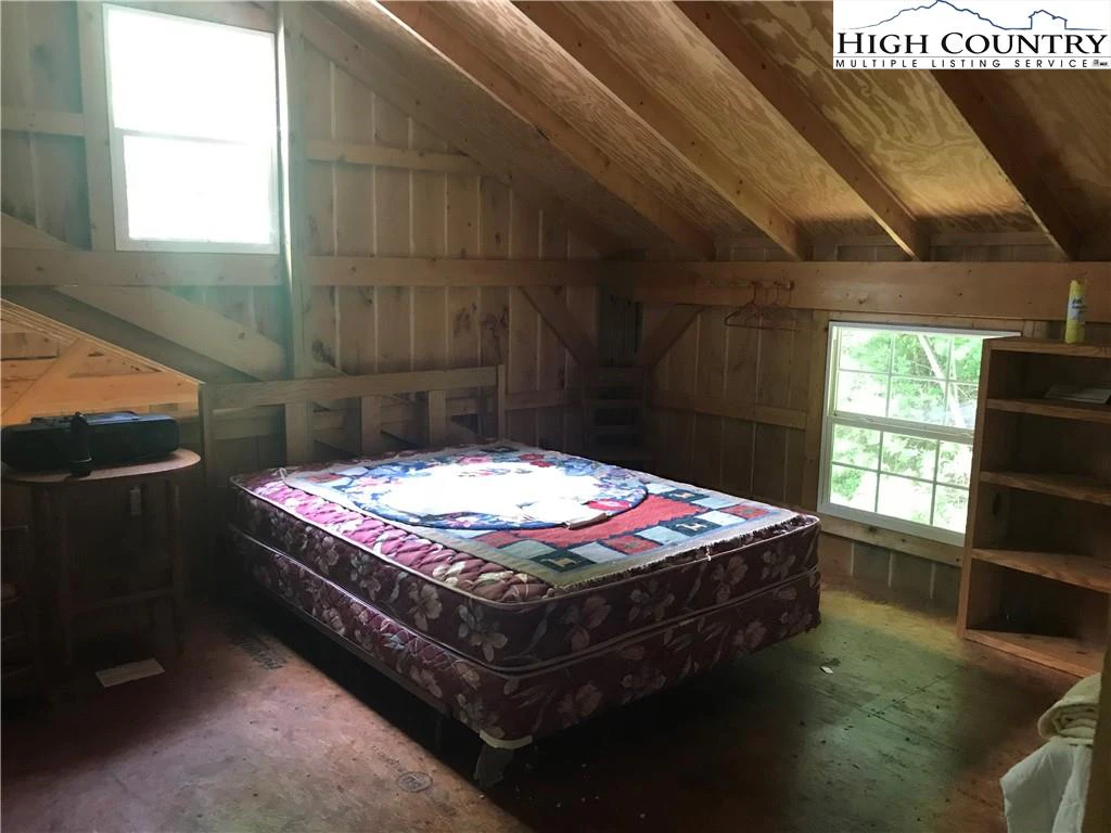 Image number 2 for the current listing