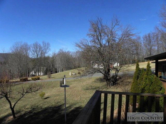 Image number 11 for the current listing