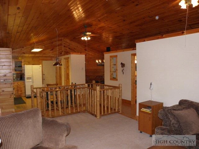 Image number 20 for the current listing