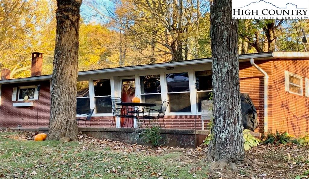 Image number 1 for the current listing