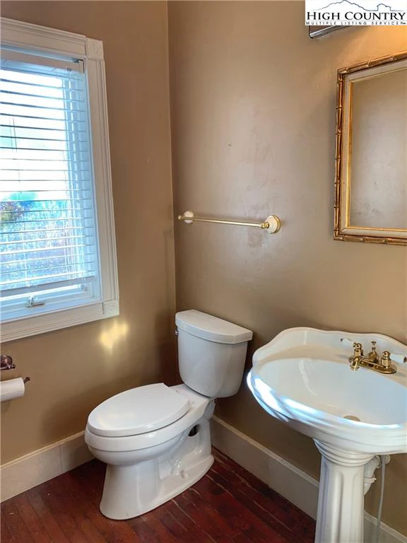 Image number 3 for the current listing
