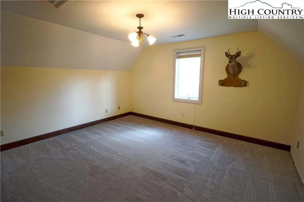 Image number 9 for the current listing