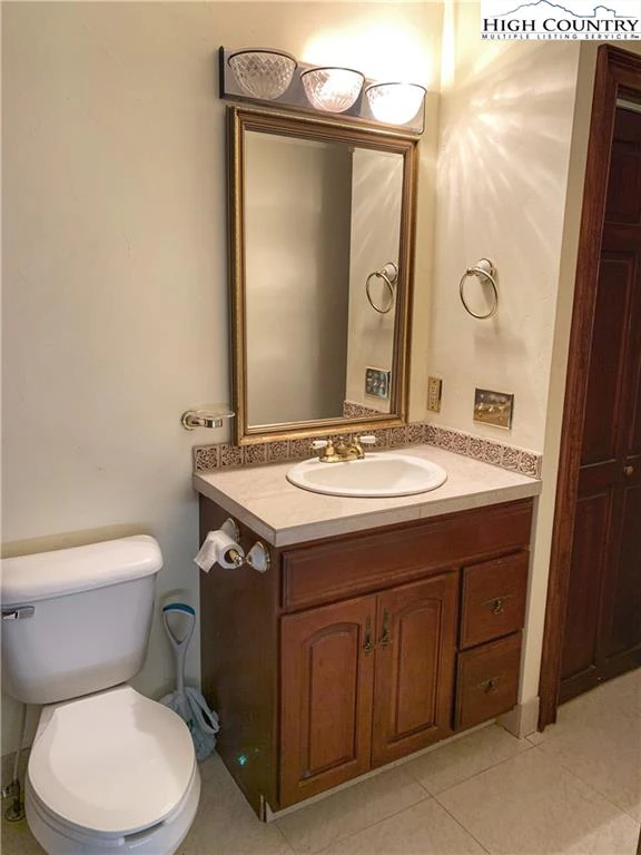 Image number 12 for the current listing