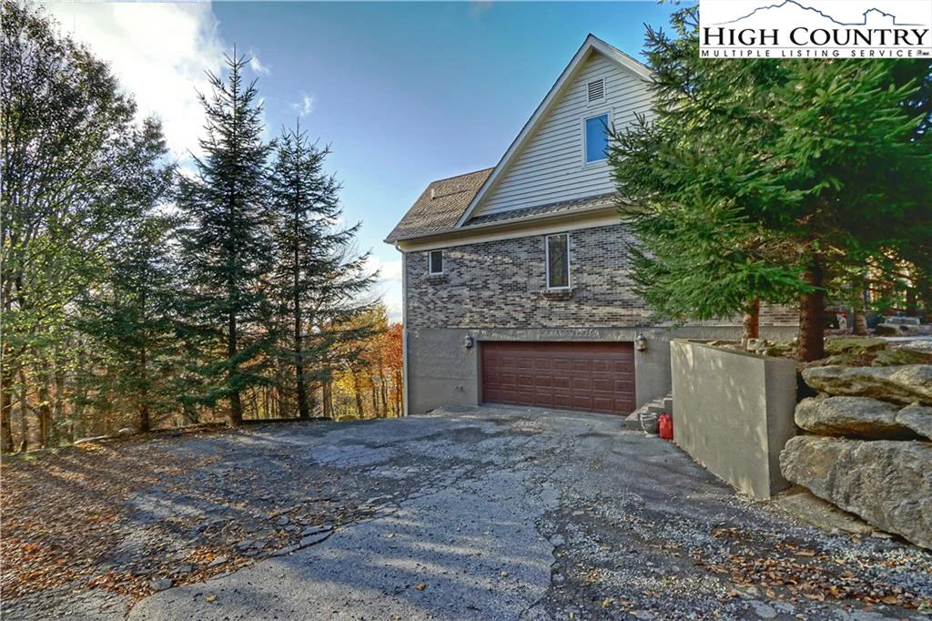 Image number 17 for the current listing