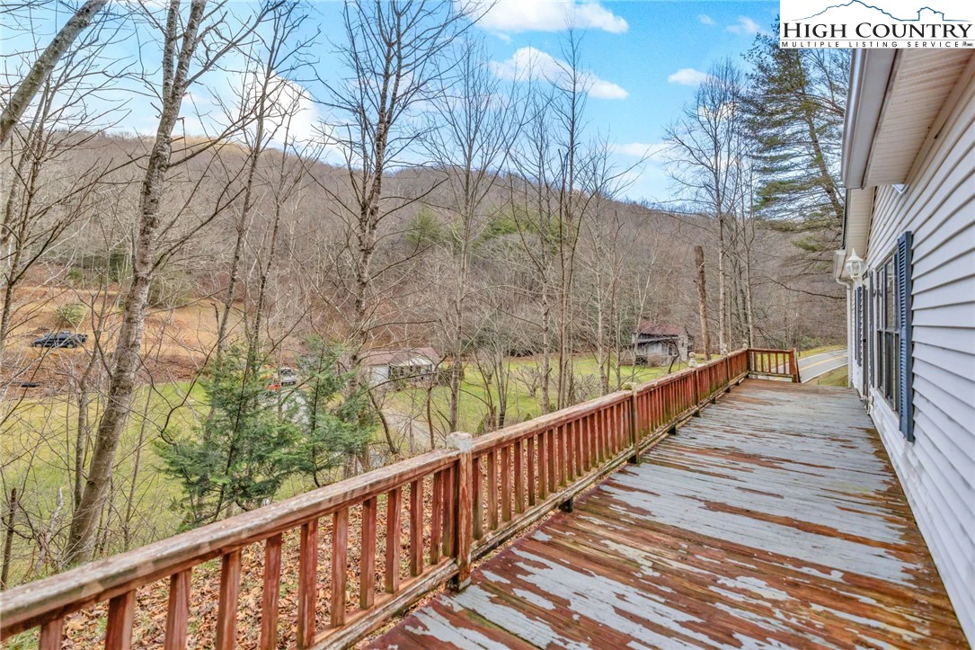 Image number 5 for the current listing