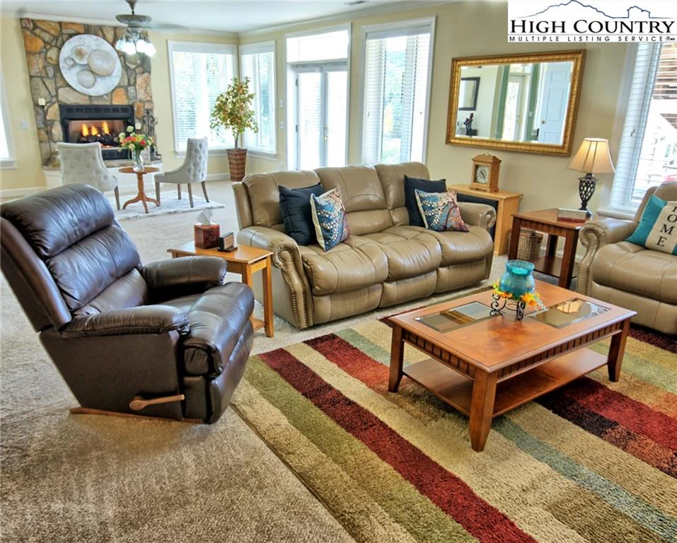Image number 6 for the current listing