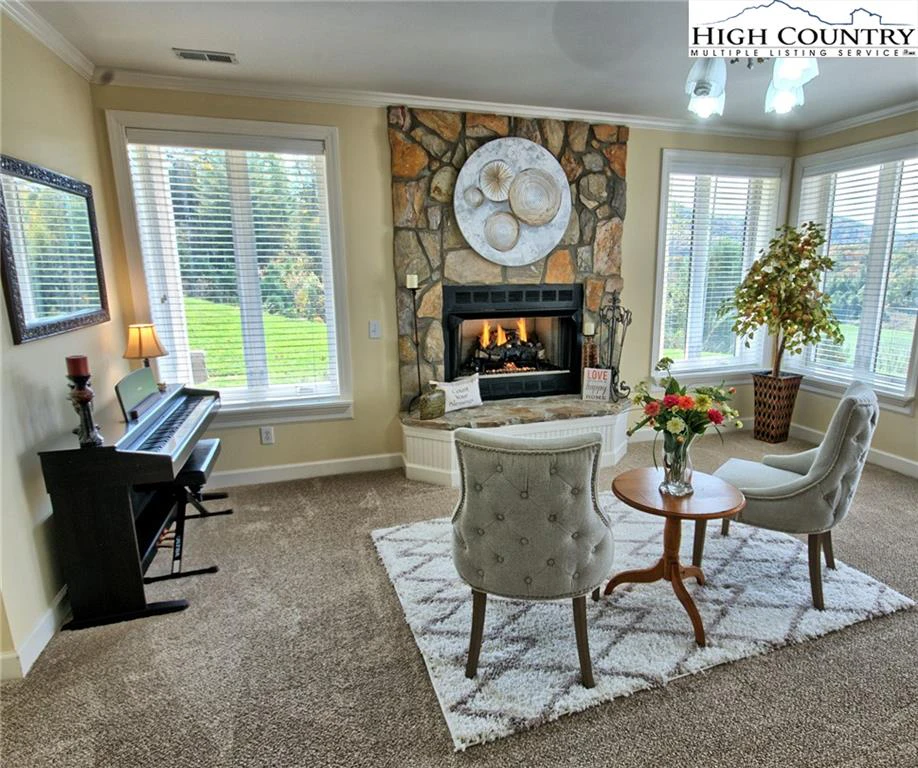 Image number 8 for the current listing
