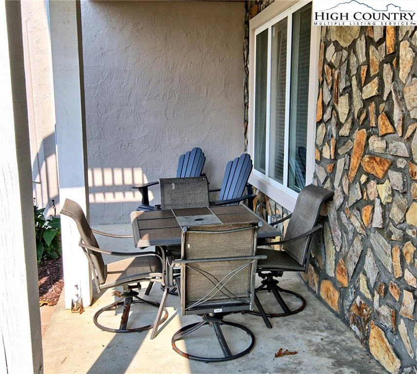 Image number 9 for the current listing