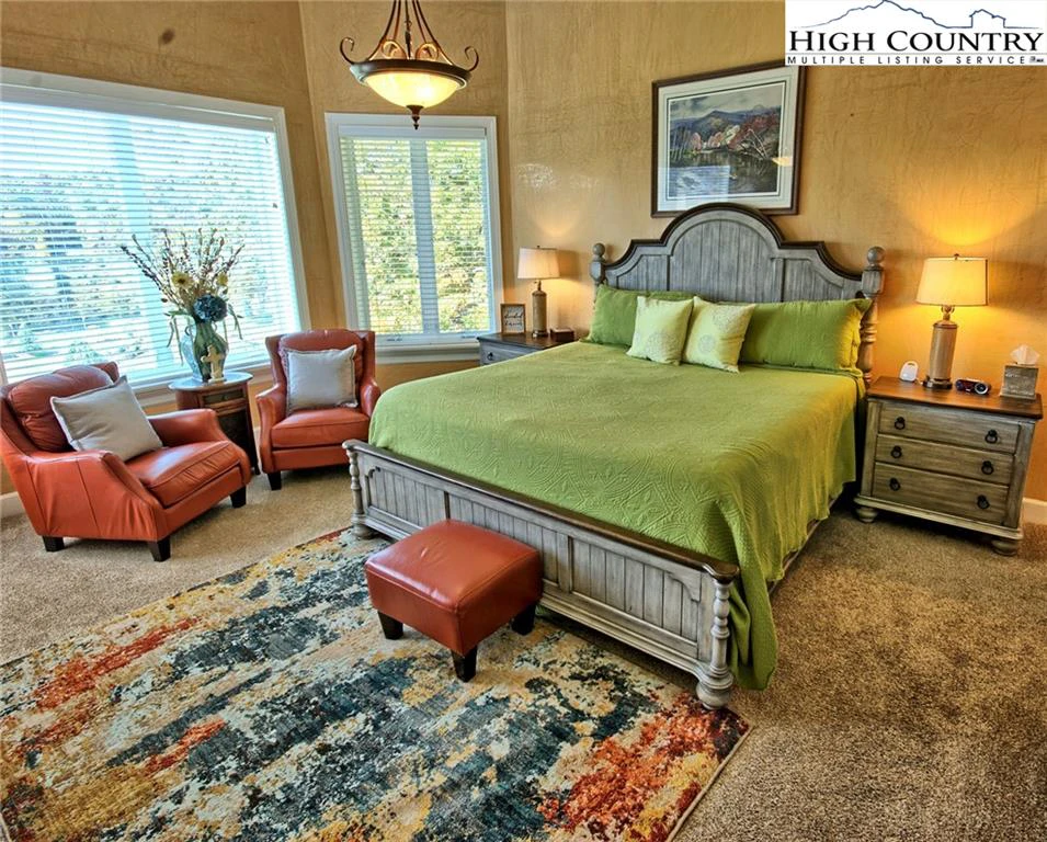 Image number 12 for the current listing