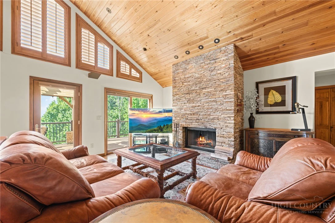 Image number 12 for the current listing
