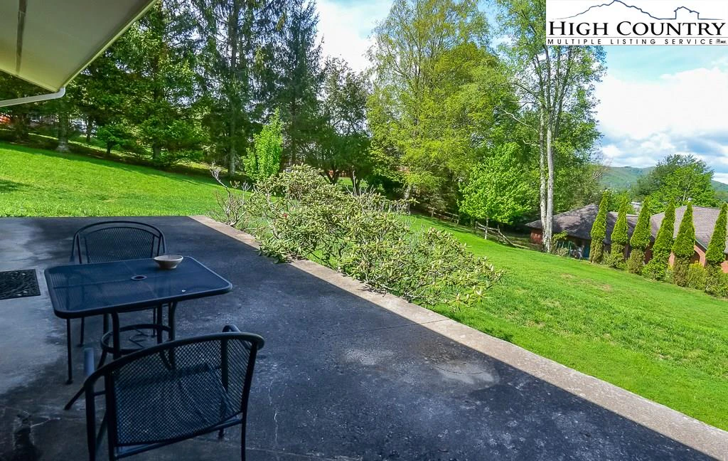 Image number 15 for the current listing