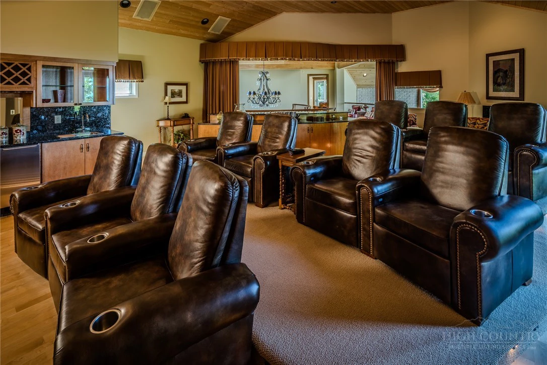Image number 8 for the current listing