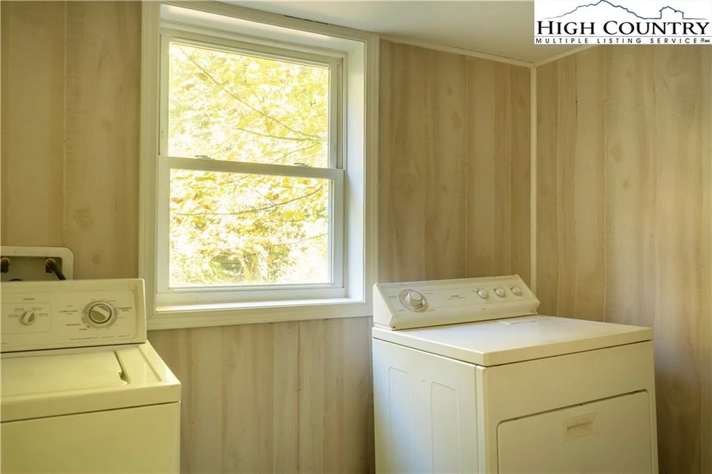 Image number 2 for the current listing