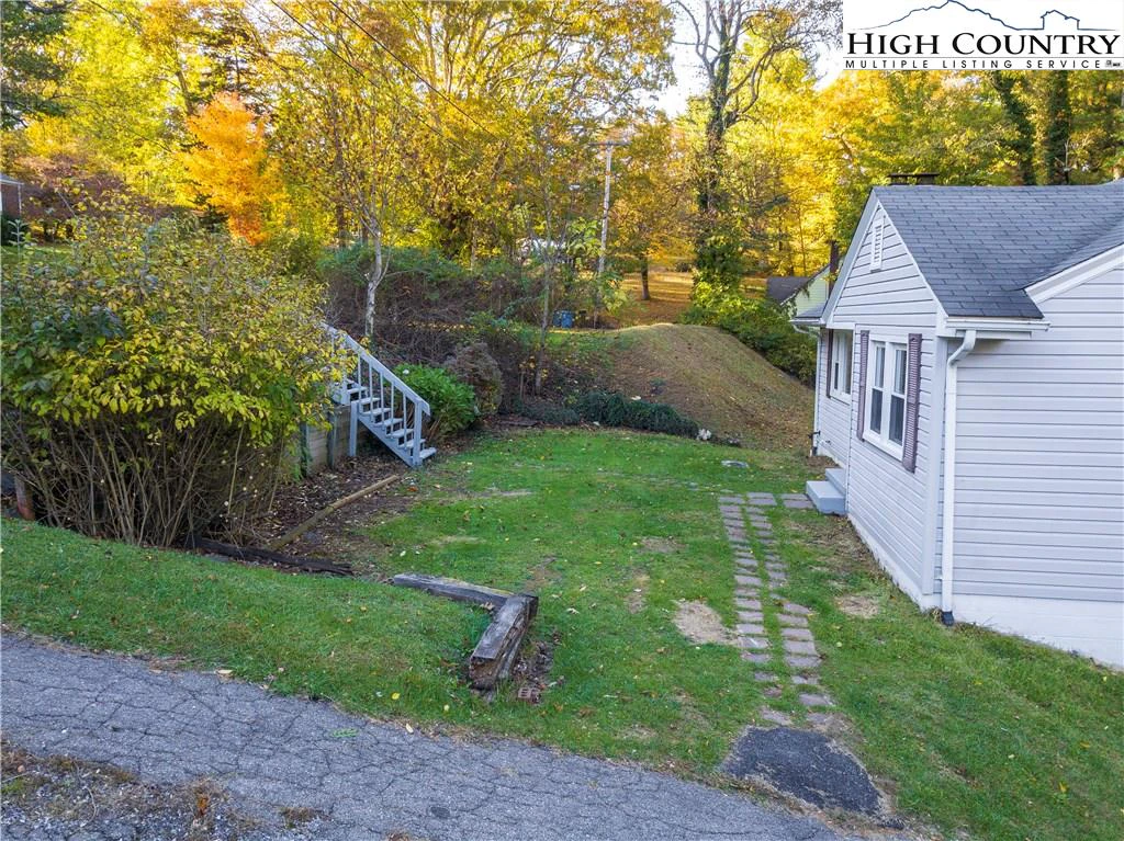 Image number 14 for the current listing