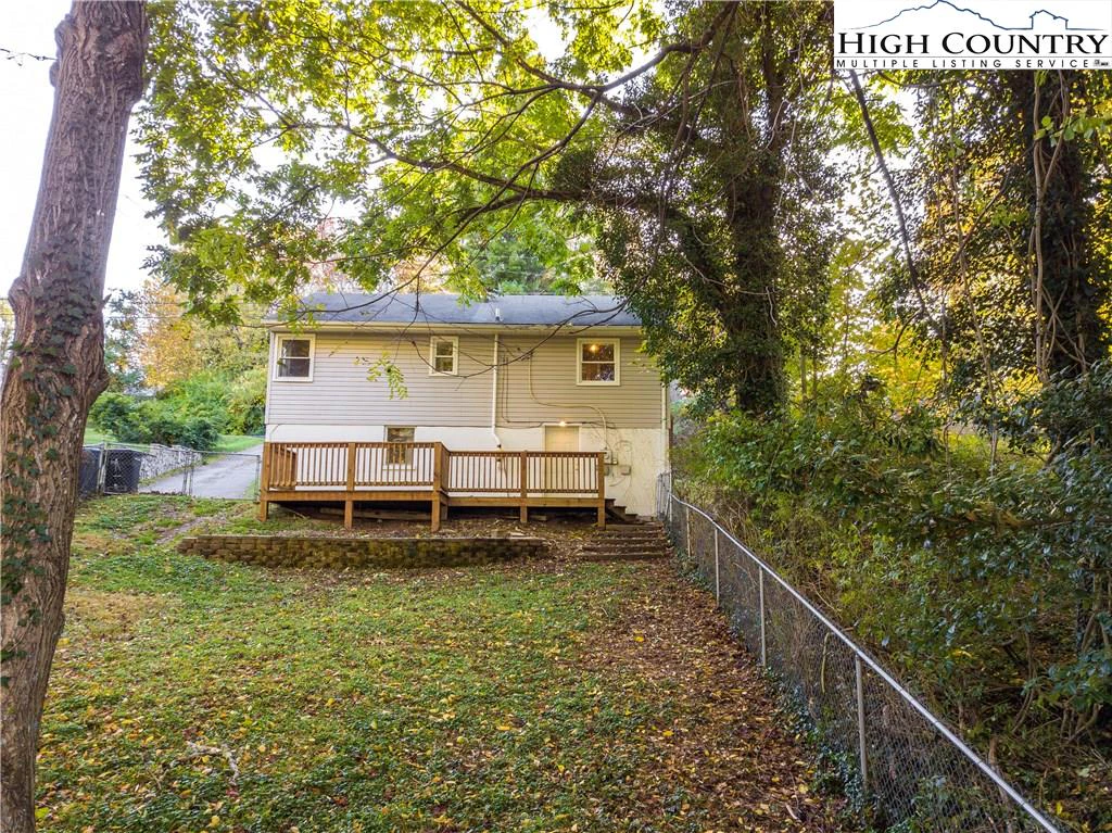 Image number 16 for the current listing