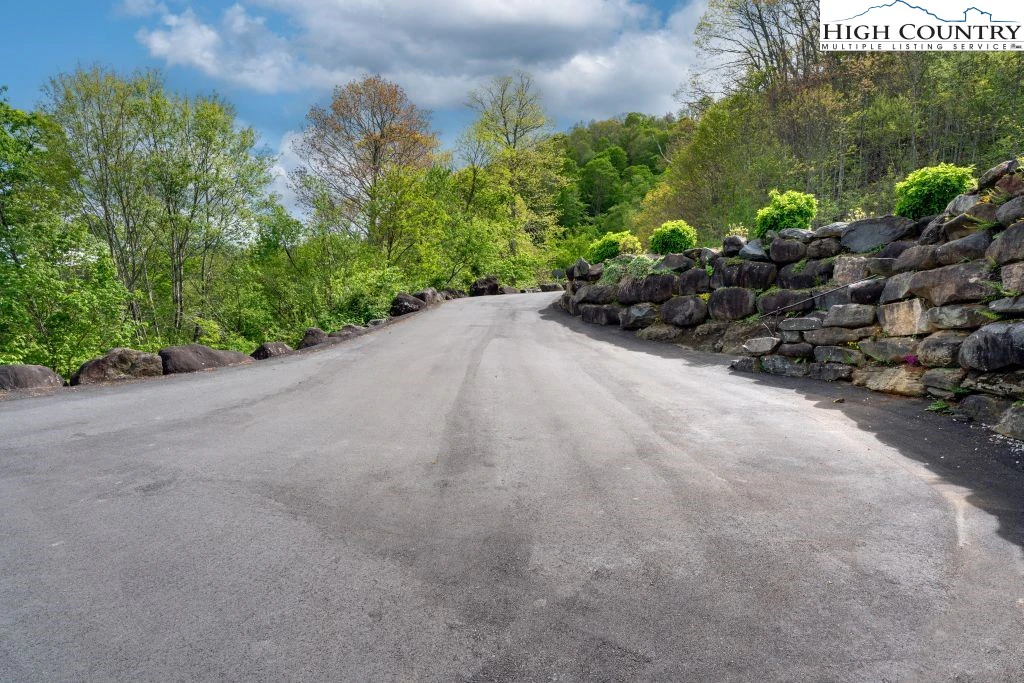 Image number 12 for the current listing