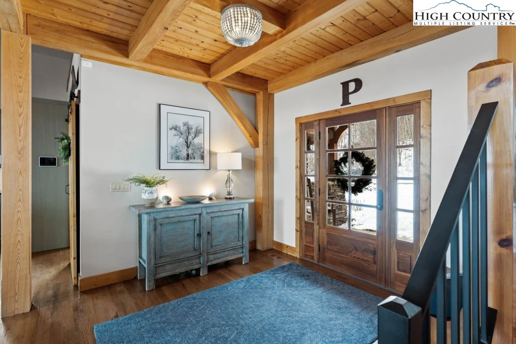 Image number 1 for the current listing