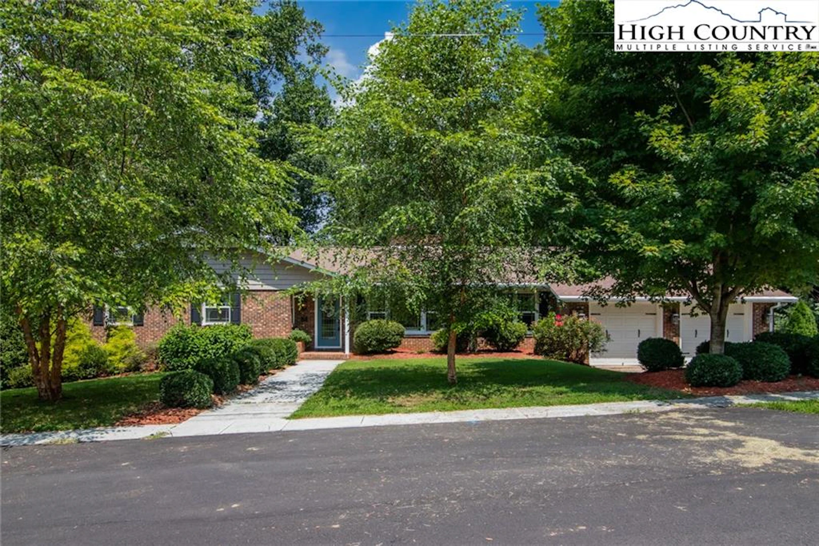 Image number 1 for the current listing