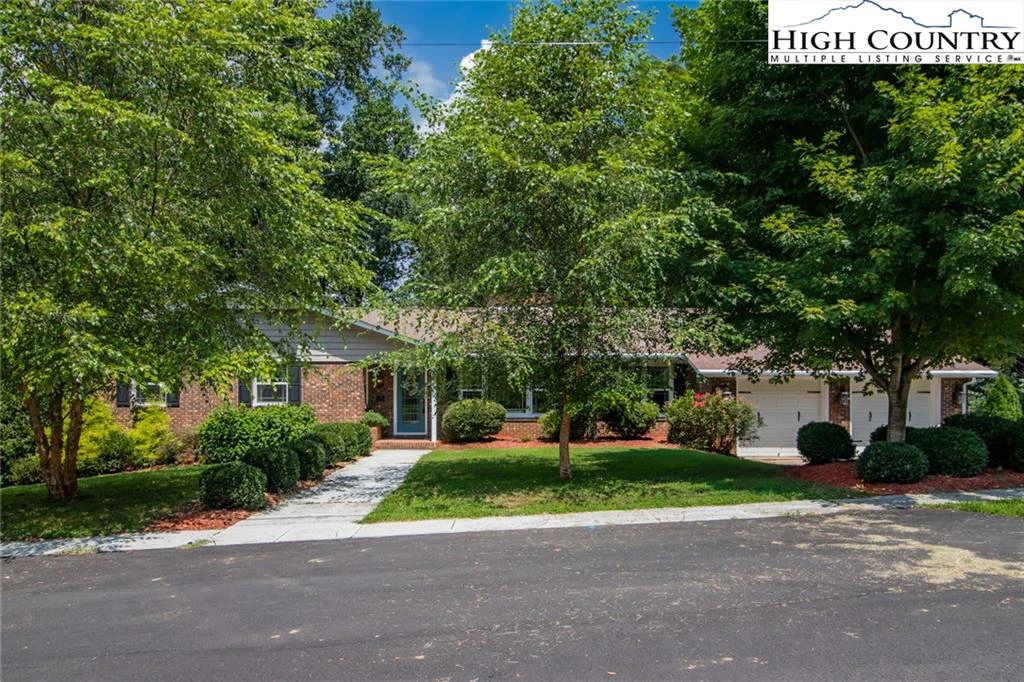 Image number 1 for the current listing