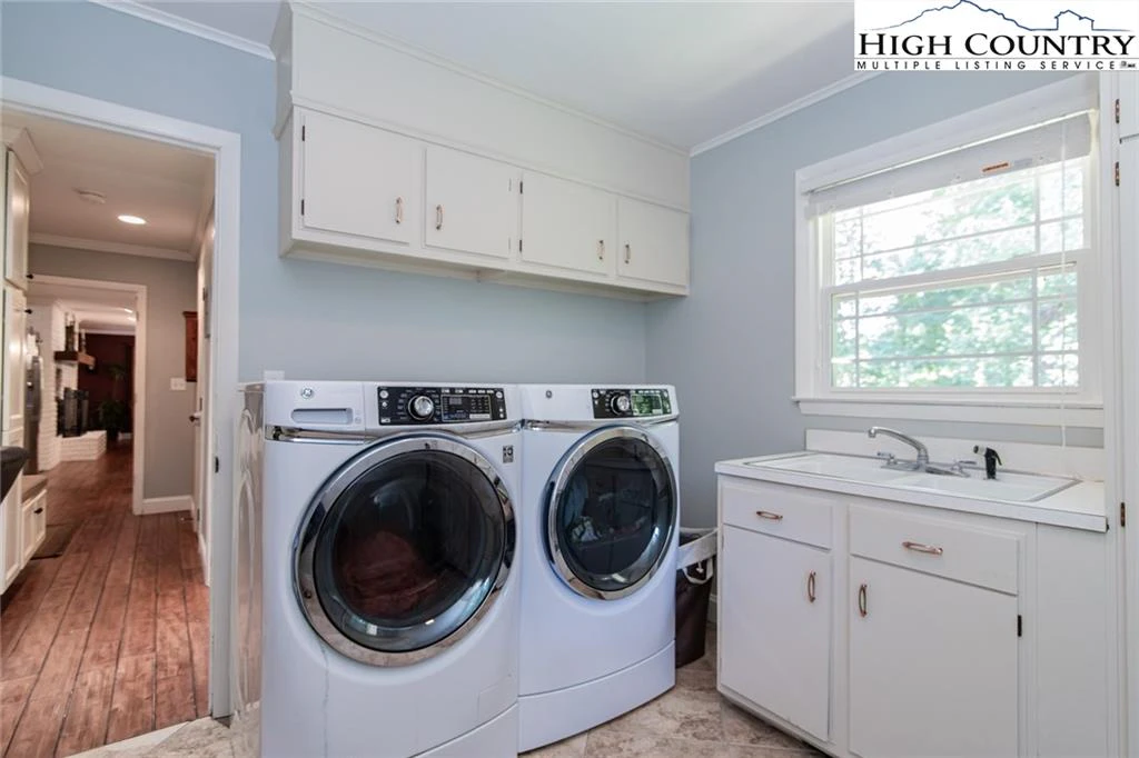 Image number 5 for the current listing