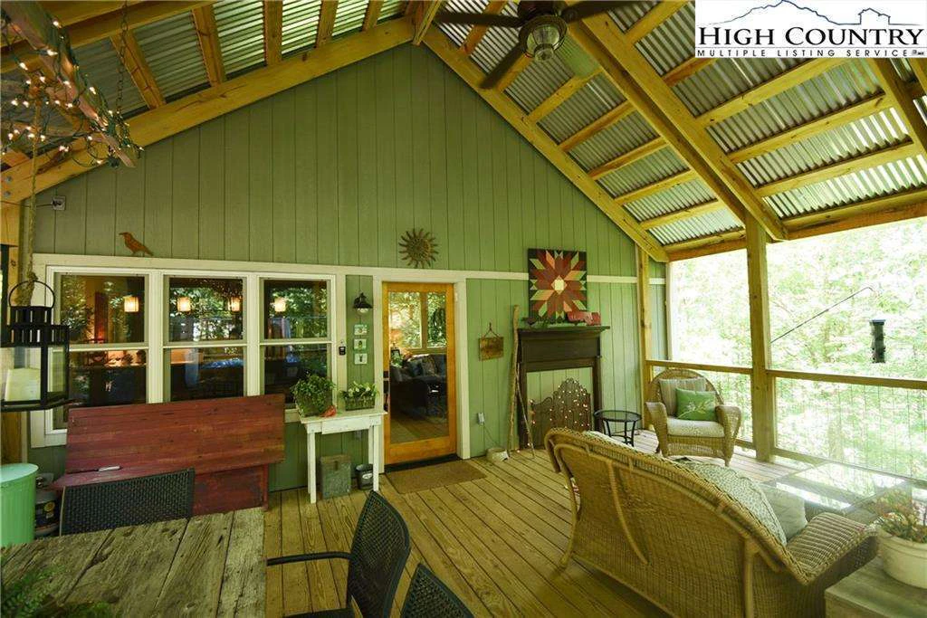 Image number 1 for the current listing