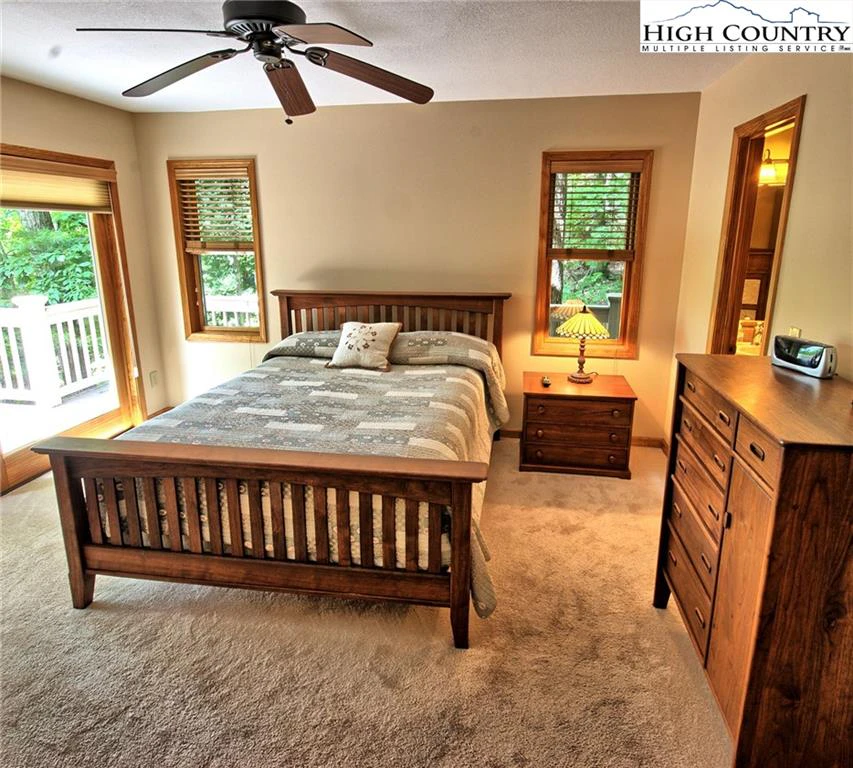 Image number 3 for the current listing