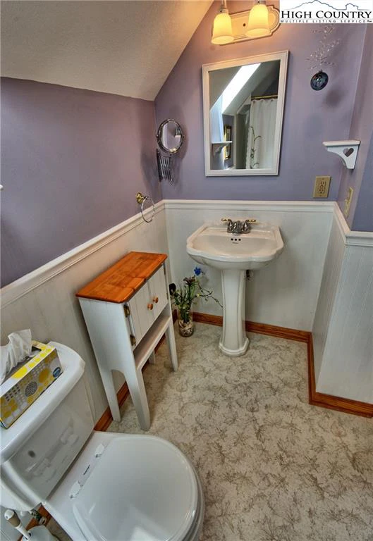 Image number 15 for the current listing