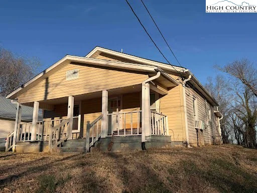 Image number 4 for the current listing