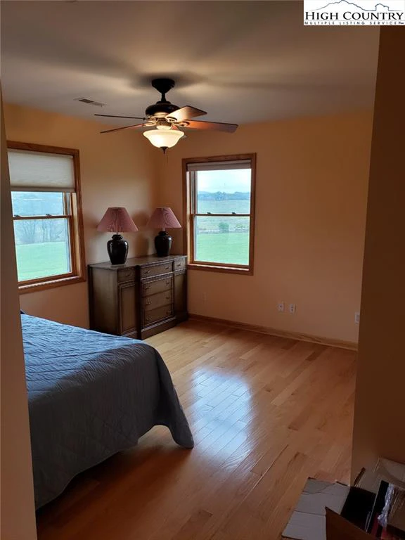Image number 5 for the current listing
