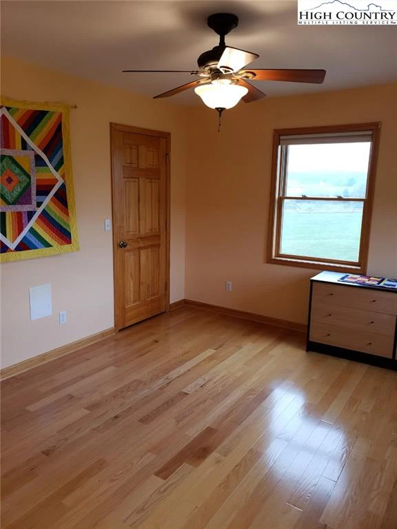 Image number 7 for the current listing