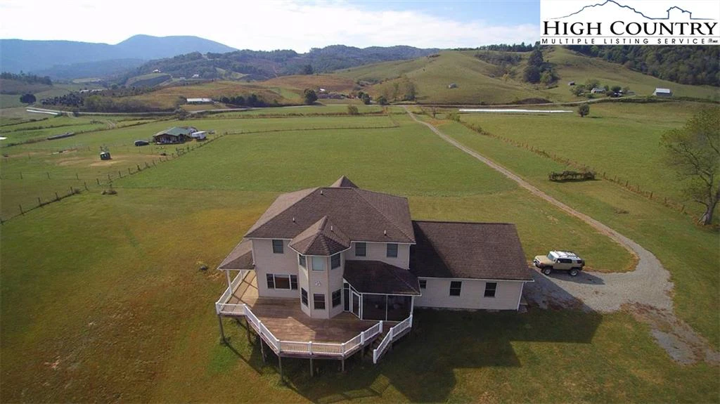 Image number 17 for the current listing