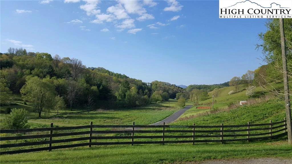 Image number 19 for the current listing