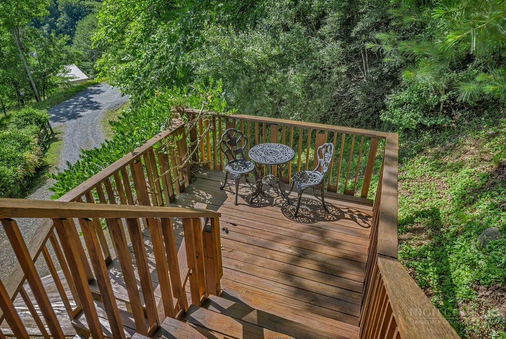 Image number 4 for the current listing