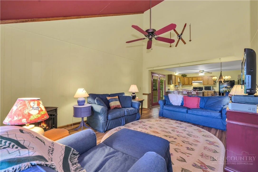 Image number 21 for the current listing