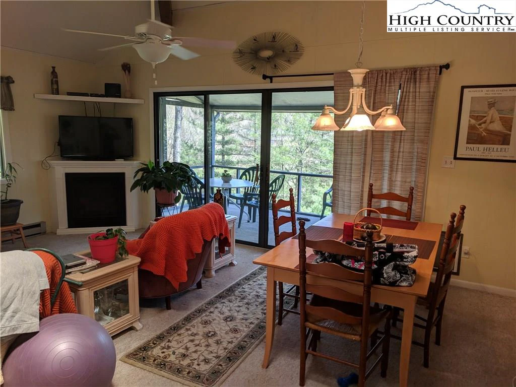 Image number 2 for the current listing