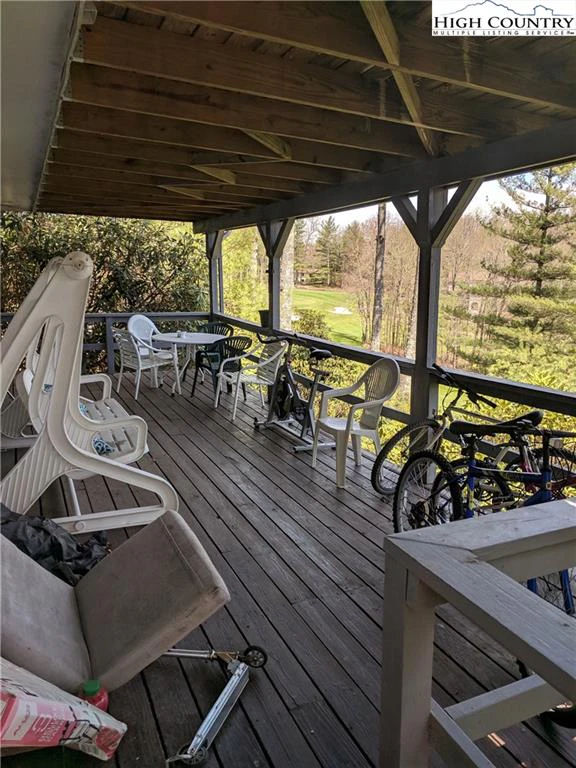 Image number 5 for the current listing