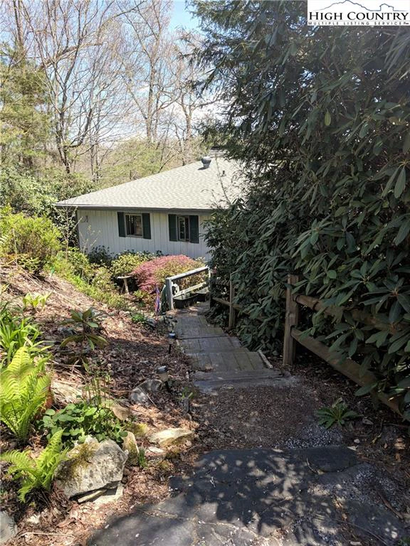 Image number 3 for the current listing