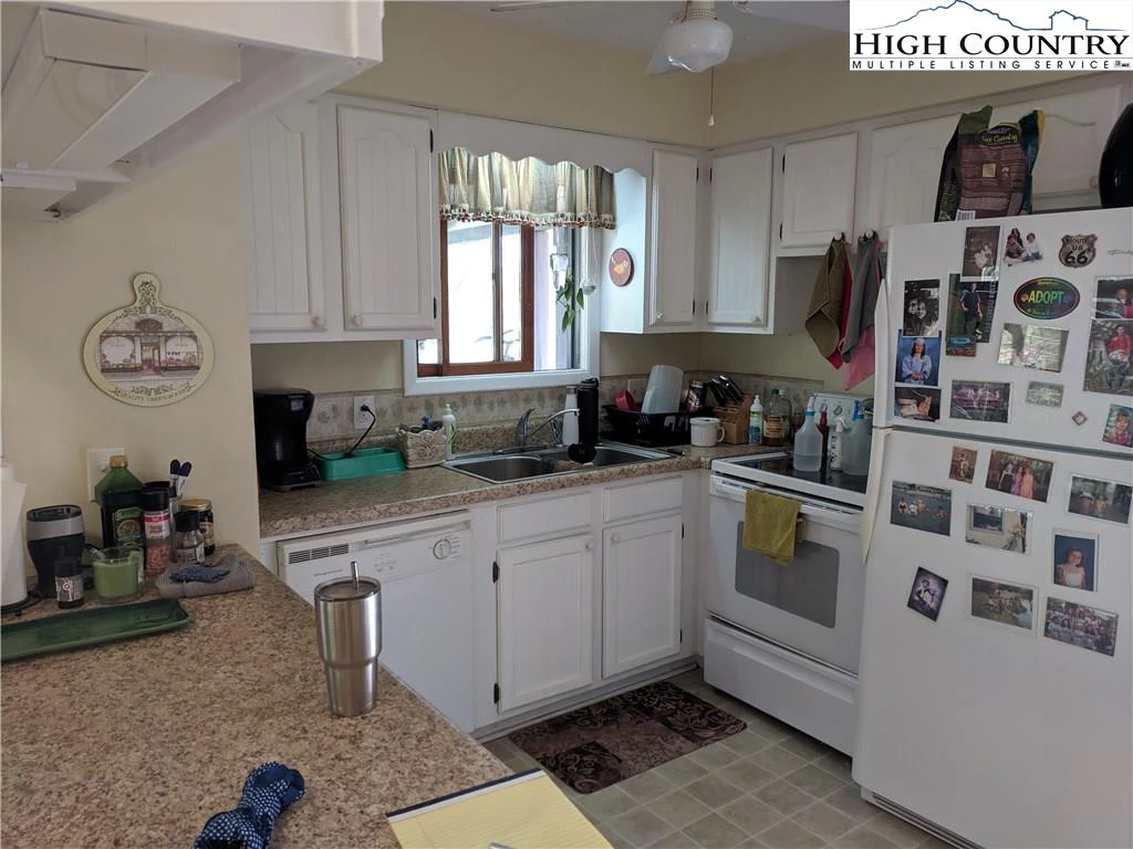 Image number 21 for the current listing