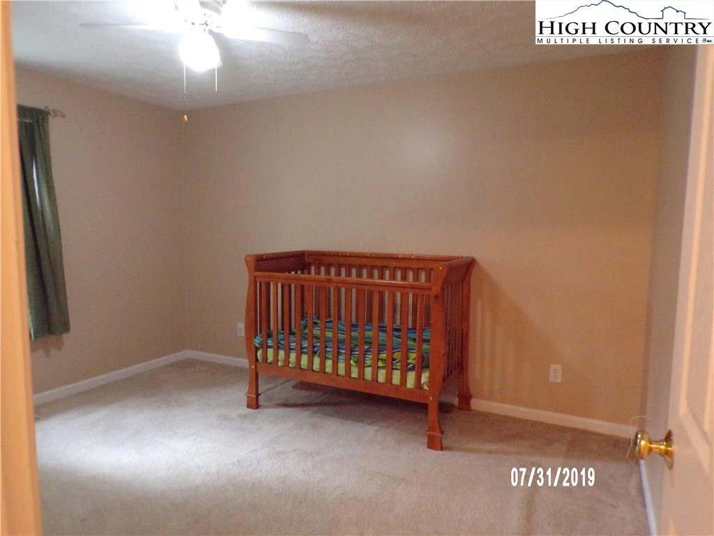 Image number 5 for the current listing