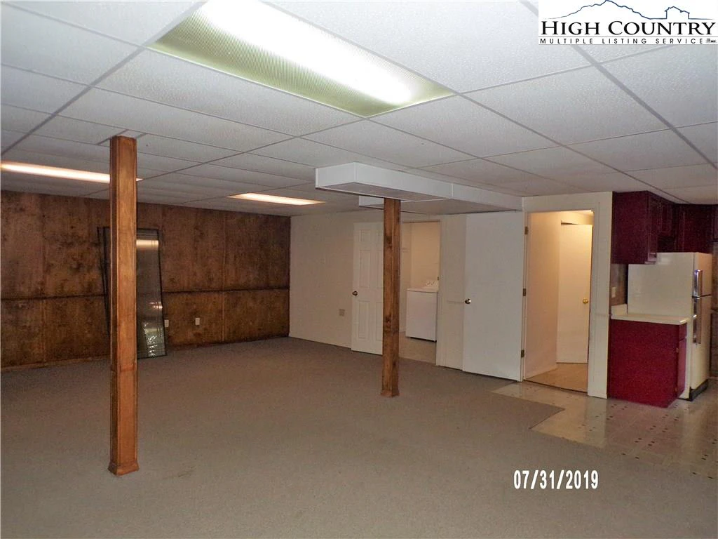 Image number 2 for the current listing