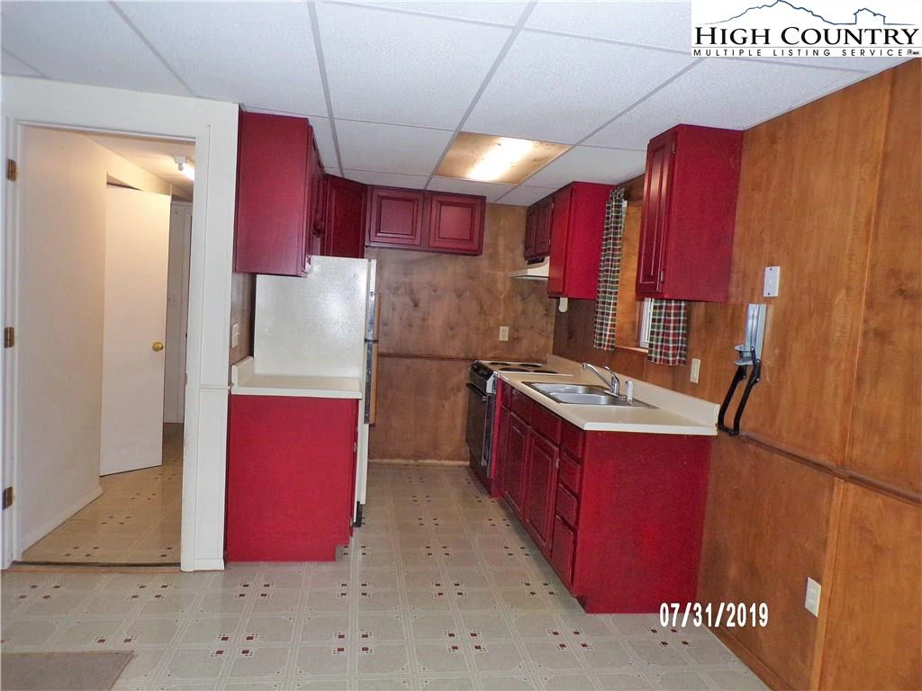 Image number 11 for the current listing