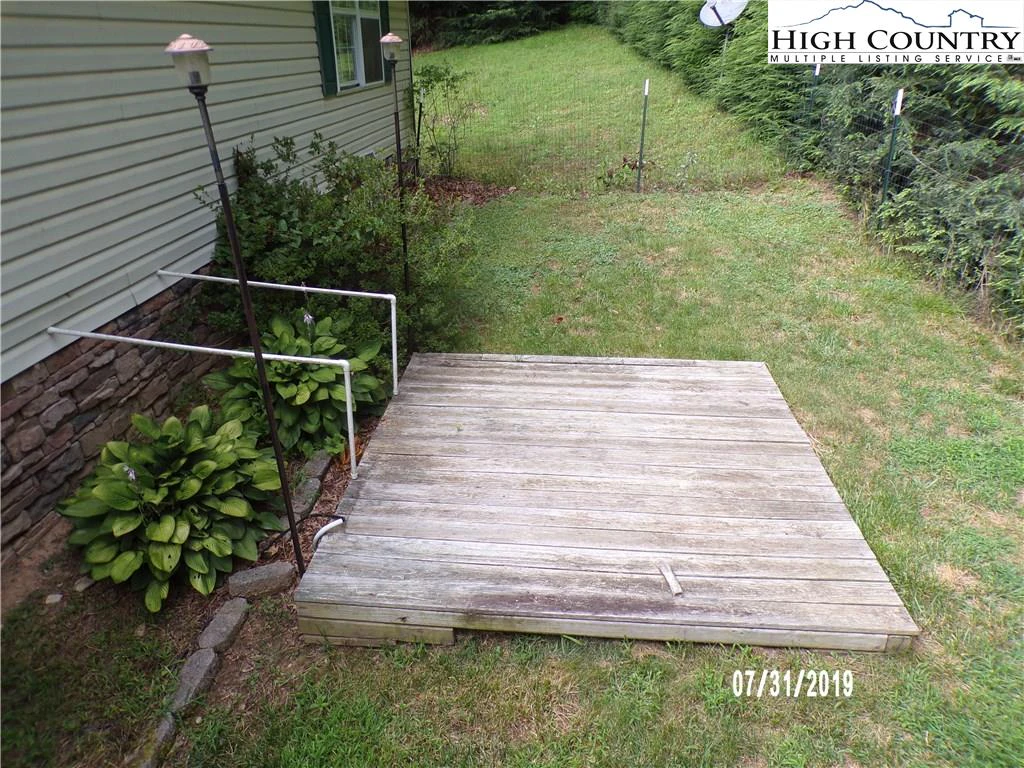 Image number 16 for the current listing